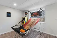 Cozy Modern Branson Game House | 9 Min to SDC