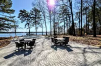Travelers Rest Spacious 5BR Pool riverfront Pier charming Easton Saint Michaels