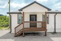 Completely renovated 2 bedroom apartment in quaint Celina - Wifi