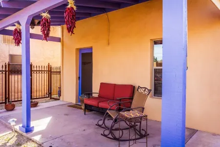 Charming Adobe One Block from the Mesilla Plaza