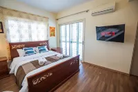 Beachfront 3 BDR Villa With Pool Các khách sạn gần Golden Beach