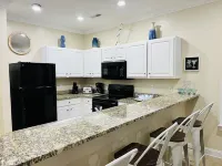 Ocean Views New 4BR Steps from Beach - บังกะโล