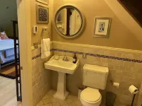 Lovely private Carriage House on Historic Property