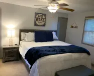 Beautiful 4 Seasons Minocqua Lake House with optional pontoon