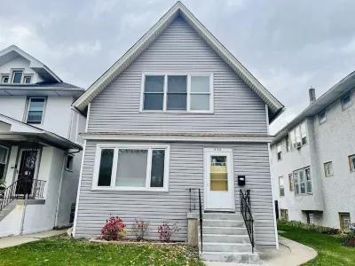 Chic 3bed 2bath Home with free parking close to United Center Các khách sạn gần Oak Park Public Library