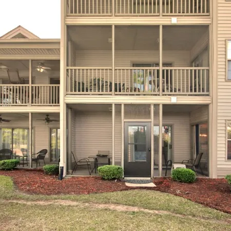 3 Bedroom ground floor -17th Hole - True Blue - near pool - wifi