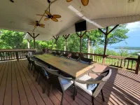 KINGSVIEW - Private Lakefront Acreage-Magnificent Lakeview-4200 Sq Ft Luxury!!!!