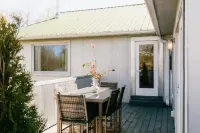 Downtown Luxe Modern Home Hotels in Putnam County