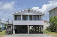 Adorable Beach Box, Very short walk to the beach Access!