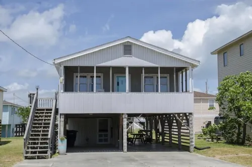 Adorable Beach Box, Very short walk to the beach Access!