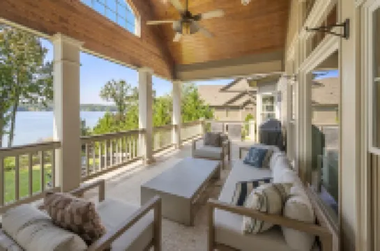 Spacious Lake Home - Great Outdoor Living Spaces & Dock in Gated Golf Resort