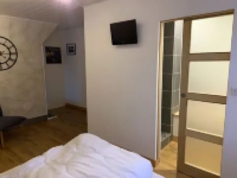 Apartment with garden Hotels in Arbois