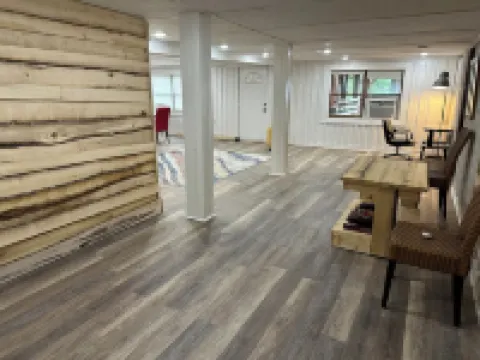 2-bedroom lower level walkout apartment , moments from downtown Bryson