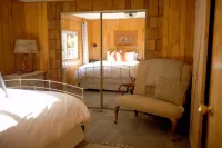 Sol Duc Riverside Retreat: Entire Riverfront Home
