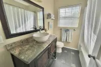 Prime Location, 2 Bath/2 Bed Perfect Getaway