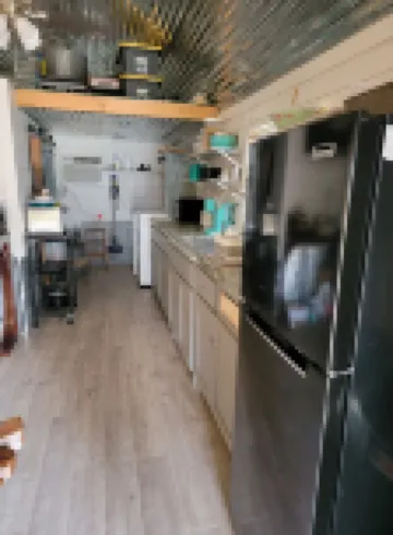 Cheerful Country Tiny Home!