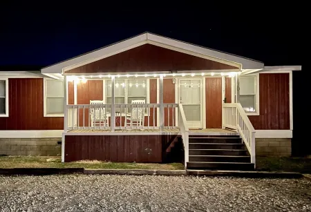 "No Worries" less than 10 minutes from Lake Texoma and Choctaw Casino