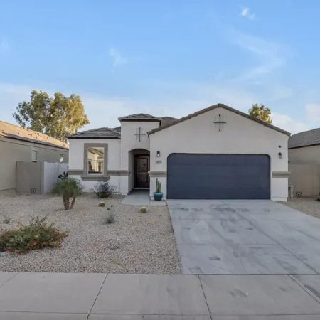 East Valley Peaceful Oasis w/PRIVATE Pool that is HEATED at no extra cost