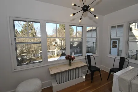 Vintage Gem in the Heart of Sheridan Отели рядом с достопримечательностью «Peter D's RV Park»