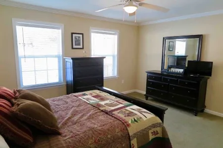 Exhale by the Fire at Crestview Cottage, 3-person Canoe Included