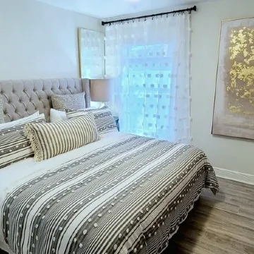 POSHPADZ - Banyan Villa - Close to Jupiter Beach - Private Pool & Tiki Sleeps 8