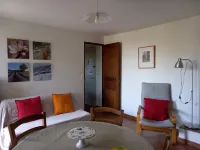 T2 on the ground floor in Provencal Bastide with swimming pool, in the heart of the Luberon Hotels in Castellet