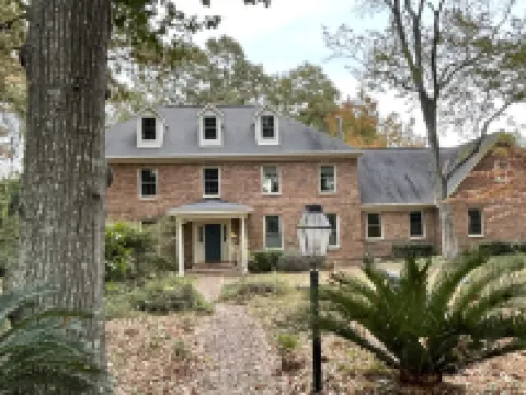 Beautiful Large Colonial Home in Lexington near USC, Columbia andLake Murray.