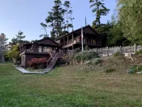 Ocean & River View EVC Hot & Cold Tubs Outdoor Shower Walk to Town Dog Friendly