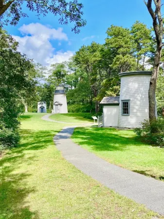 EASTHAM 3 bedroom getaway near National Seashore Отели в г. Истам