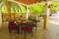 'LA POZAILLA' HOUSE AND GARDENS IN NATURE