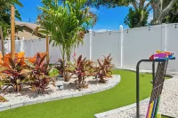 Electric Tropicana! Pickleball, Mini Golf, Pool Plant Sumner House 주변 호텔