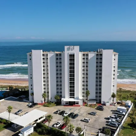 DIRECT OCEANFRONT Condo with BREATHTAKING VIEWS!