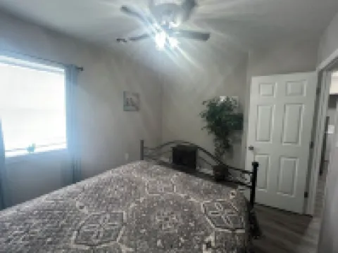 Cozy upstairs 2 bed/1 bath Richmond apt near EKU