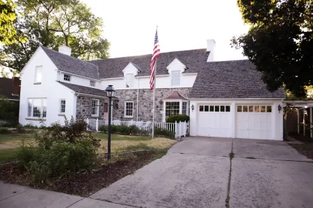 Historic Mansion with Million $ Views