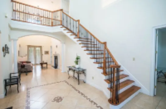 Spacious Luxurious 6Br Villa 3 King Master Br 1 Queen Br, 3BT Pet-Friendly