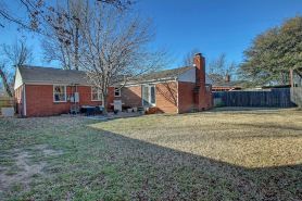 2 blocks from Tulsa Expo Square/Fairgrounds