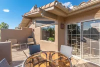 West Sedona - Private Balcony with Red Rock View Close to Trails, Shops, Dining!