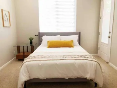 Modern Fox #2 Hotels near California State University, Chico