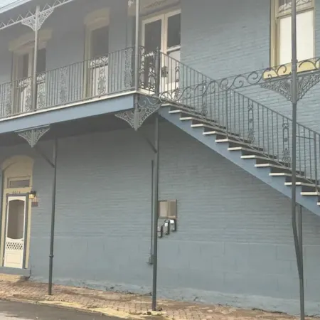 The Nook at Main Street Suites: Cozy studio apt in downtown Van Buren, AR