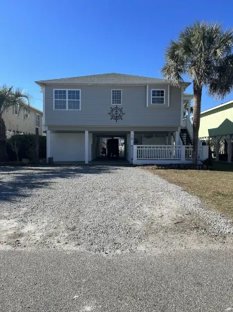 AnchorDown in Olb! Canal Home, Great Location! Close Walk to Beach and Downtown!