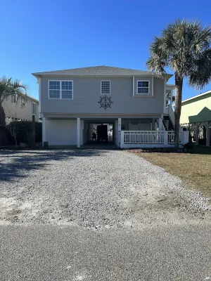 AnchorDown in Olb! Canal Home, Great Location! Close Walk to Beach and Downtown!