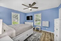 Welcome to simple comfort a like new family friendly home Full of accommodation