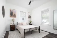 Charming Midtown Bungalow • 2Br, 2BA • 15 Mins to Ft Moore - 4 estrellas