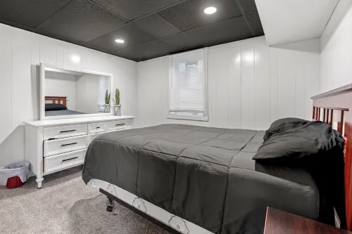 Lake Wawasee/HOT TUB/GAME ROOM/PONTOON RENTAL