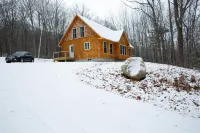 Modern Mountain Chalet! Hike, Ski, Swim, and Treasure Hunt! 앤도버 호텔