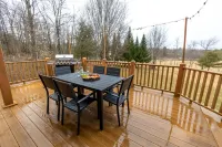 Adirondacks Getaway - Hiking Trails - Sauna - 5-Min from Lake - Pet-Friendly