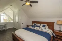 Stunning A-Frame on Main Water of Cedar Creek Lake