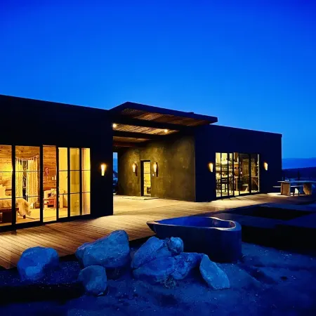 The LONEWEST Retreat in the Eastern Mountain Sierras