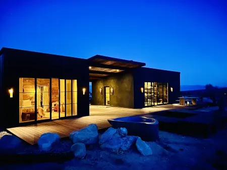 The LONEWEST Retreat in the Eastern Mountain Sierras