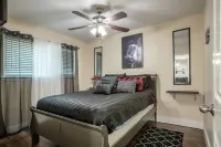 Lovely 2 bedroom in Midlothian, 3 minutes from downtown. Hotels in Midlothian